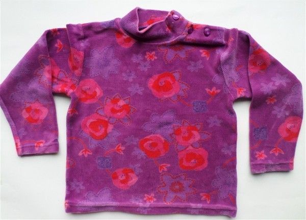 pull viole motifs fleurs rouge , marque  marèse Taille 4 ans